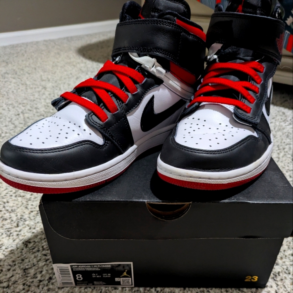 Nike Air Jordan 1 Hi Flyease
